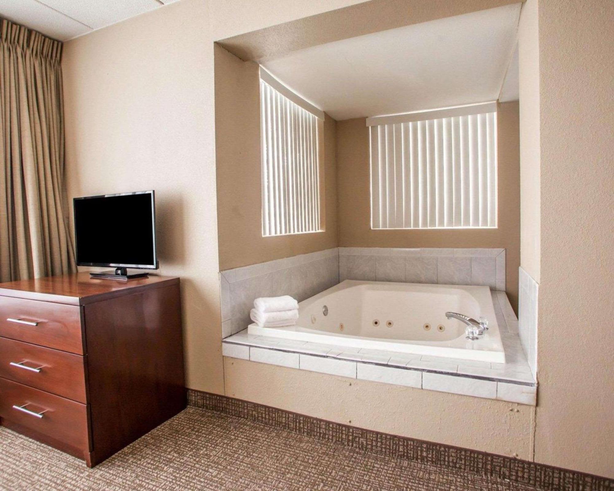 Quality Inn & Suites Orland Park - Chicago Eksteriør billede