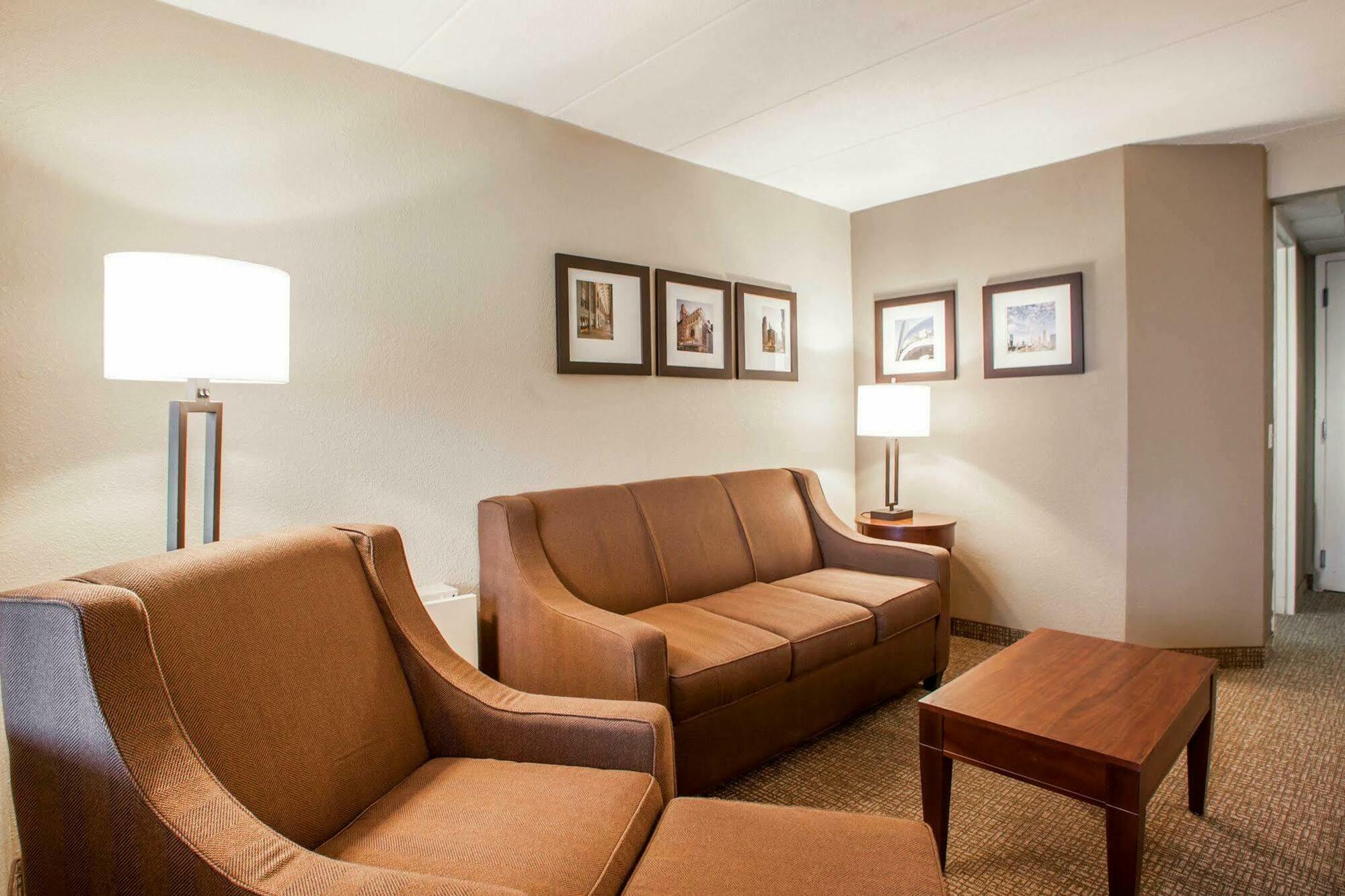 Quality Inn & Suites Orland Park - Chicago Eksteriør billede